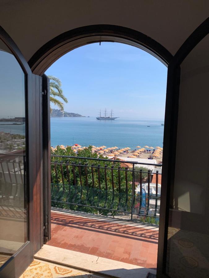 Appartamento Taormina Giardini-Naxos Exterior foto